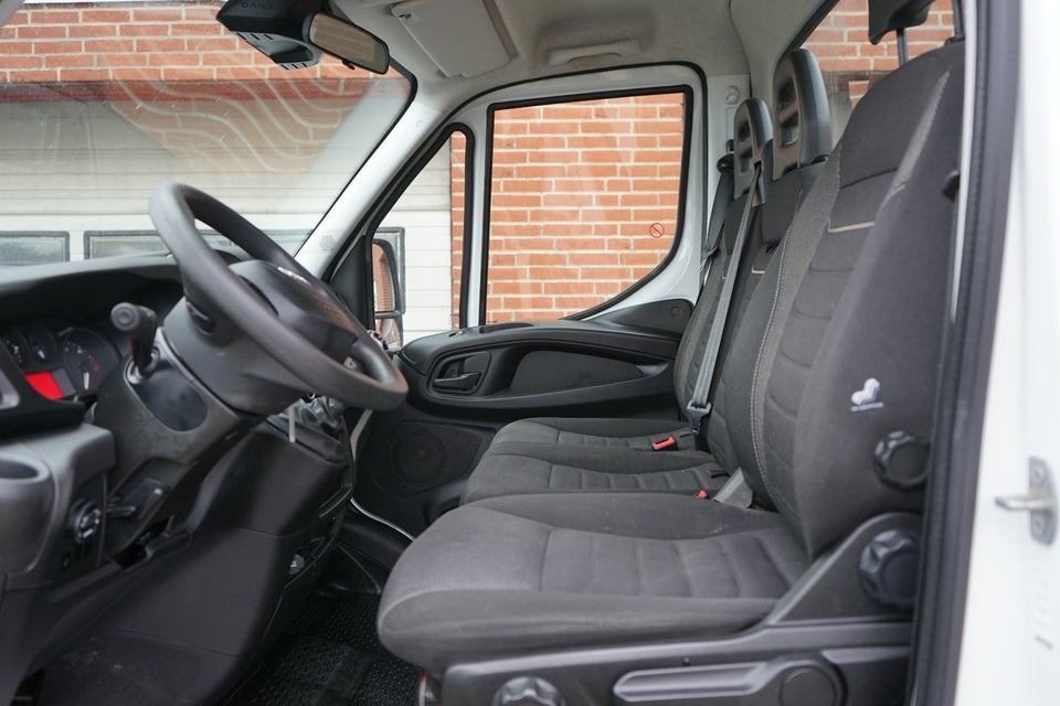 Iveco Daily 2,3 35S14 4100mm Lad 2d