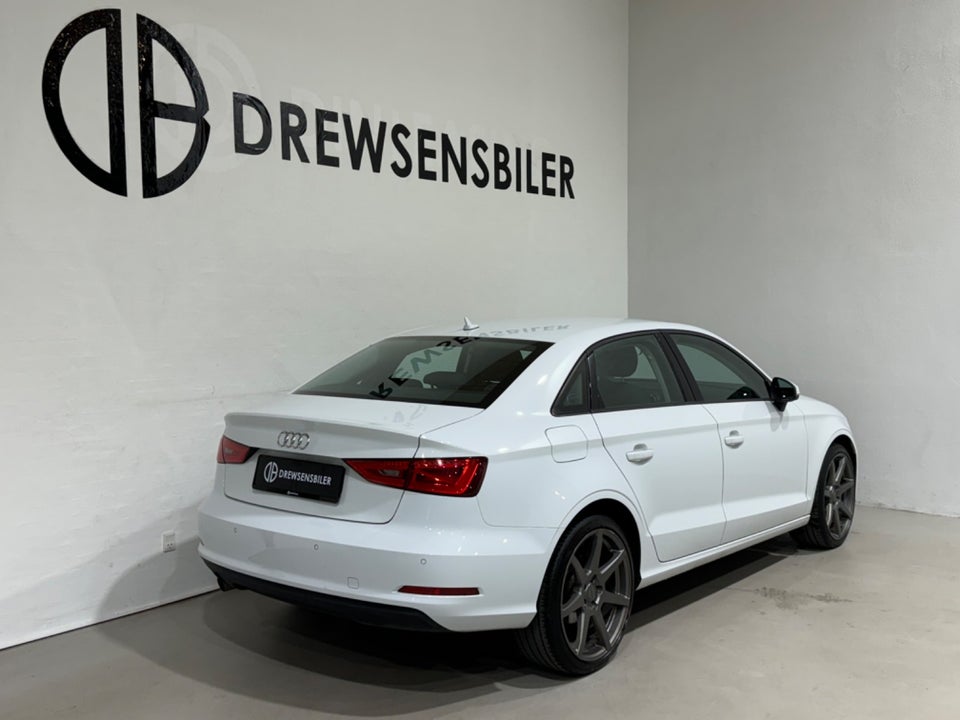 Audi A3 1,6 TDi 110 Ambiente S-tr. 4d