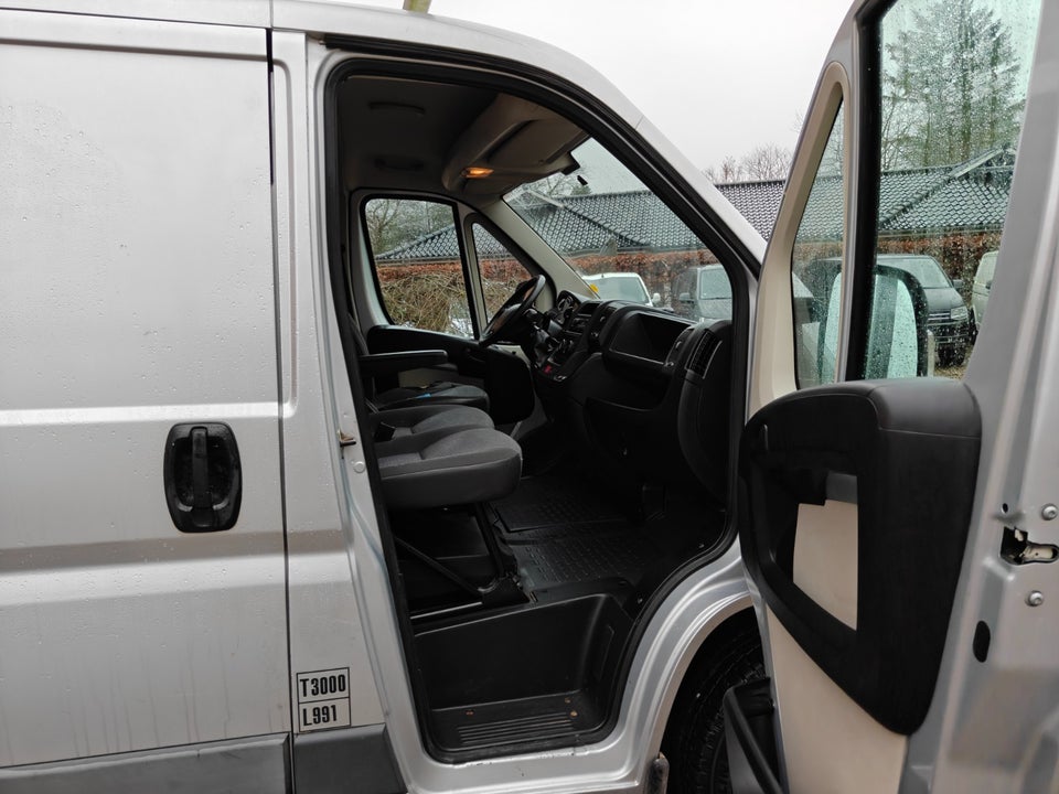 Peugeot Boxer 330 2,2 HDi 110 Kassevogn L1H1