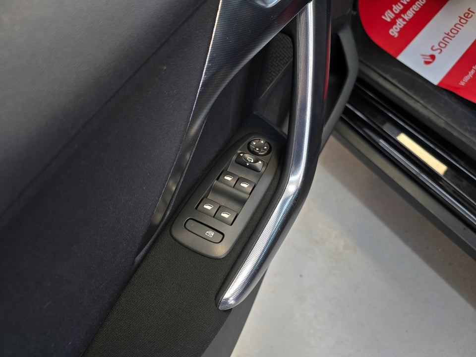 Peugeot 2008 1,2 e-THP 110 Desire Sky 5d