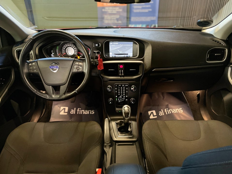 Volvo V40 1,6 D2 115 Kinetic 5d