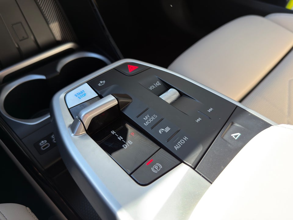 BMW iX2 eDrive20 Fully Charged M-Sport 5d
