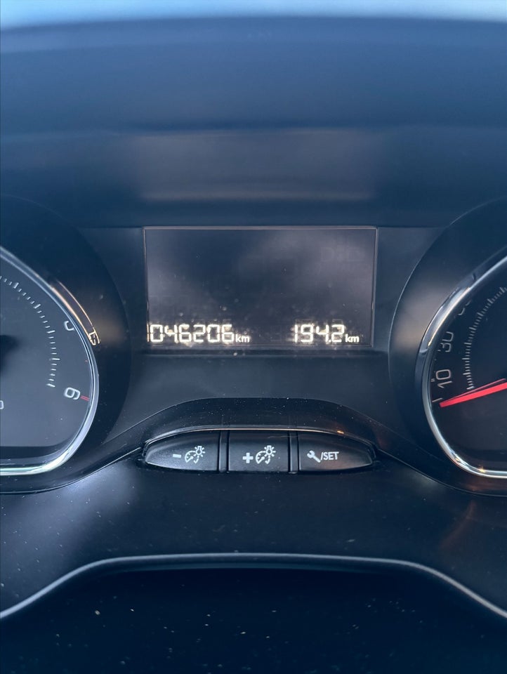 Peugeot 208 1,4 HDi 68 Active 5d