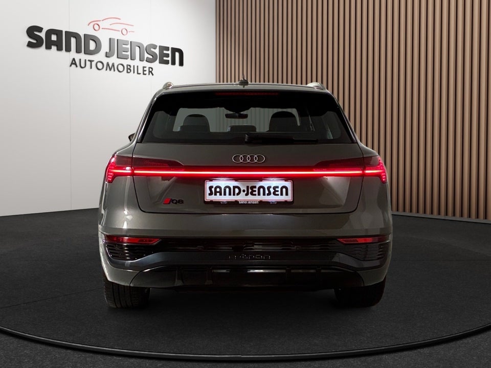 Audi Q8 e-tron 50 S-line quattro 5d