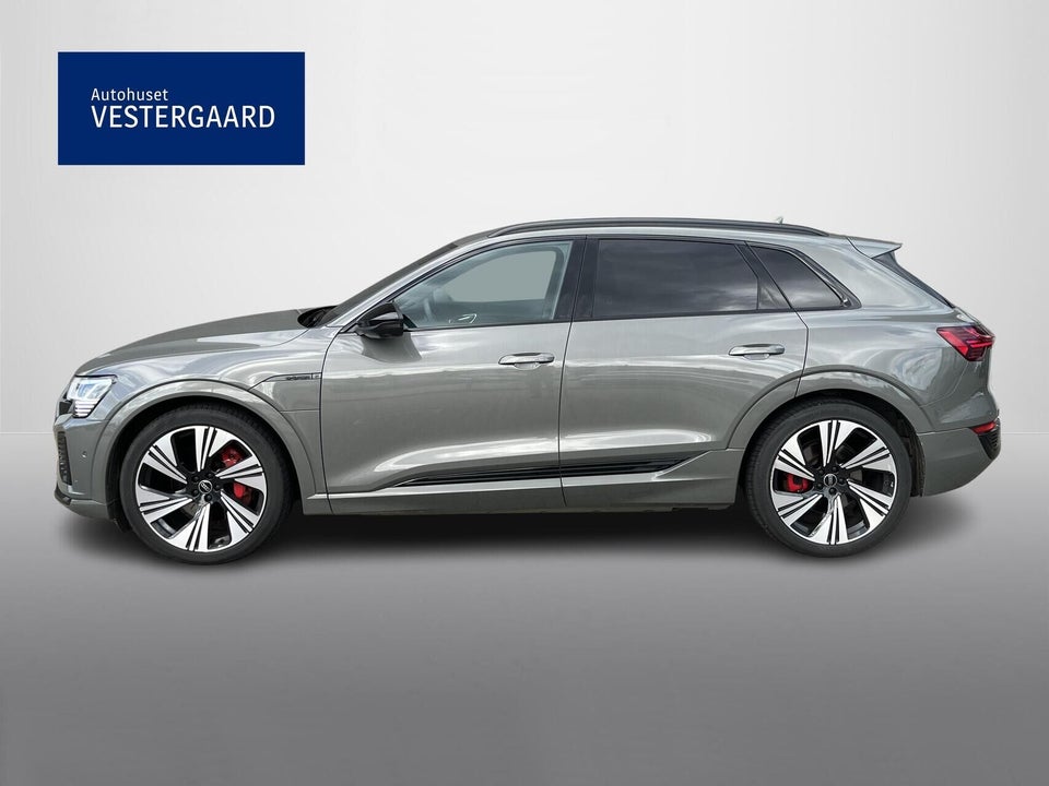 Audi Q8 e-tron 55 S-line quattro 5d