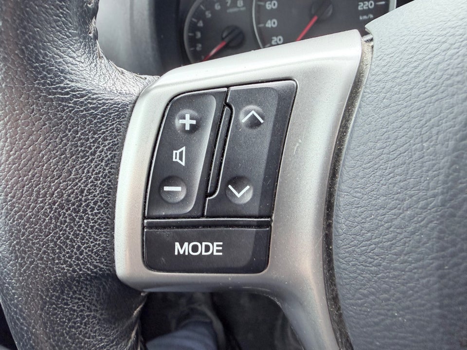 Toyota Yaris 1,3 VVT-i T2 5d
