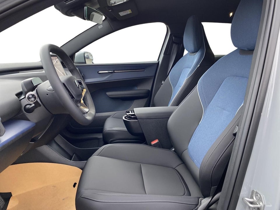 Volvo EX30 Extended Range Core 5d