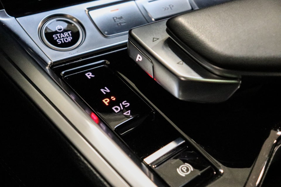 Audi Q8 e-tron 55 S-line quattro 5d