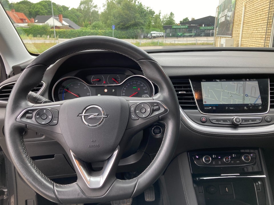 Opel Grandland X 1,6 Hybrid Ultimate aut. 5d