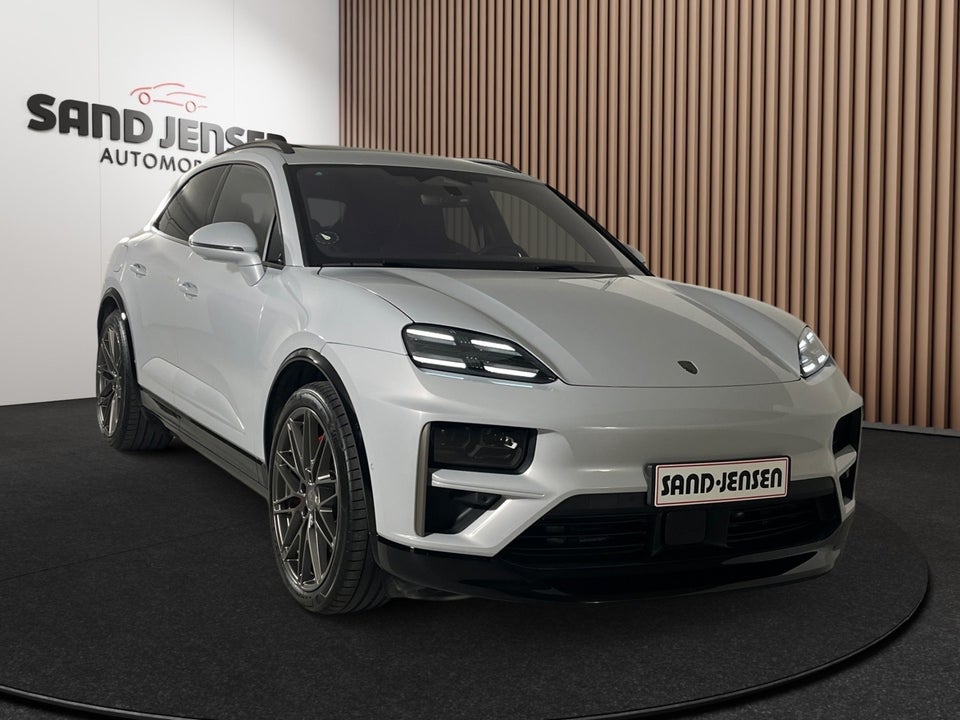 Porsche Macan Turbo 5d