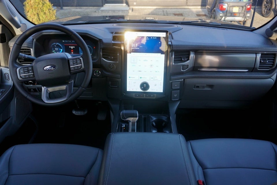 Ford F-150 123 Lightning Flash Extended Range 4d