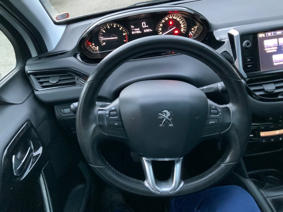 Peugeot 208 1,2 VTi 82 Allure Sky 5d