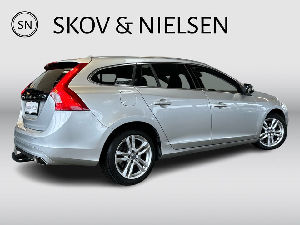 Volvo V60 2,0 D4 190 Summum aut. 5d