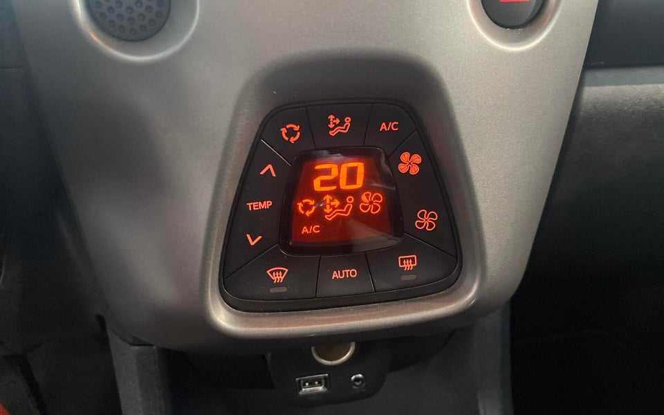 Toyota Aygo 1,0 VVT-i x-press 5d