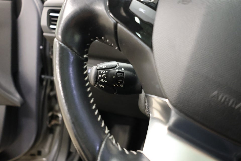 Peugeot 308 1,6 BlueHDi 120 Style Sky 5d
