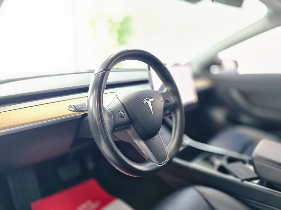 Tesla Model 3 Standard Range+ RWD 4d