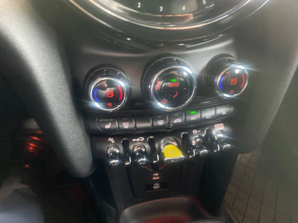 MINI Cooper SE Experience 3d