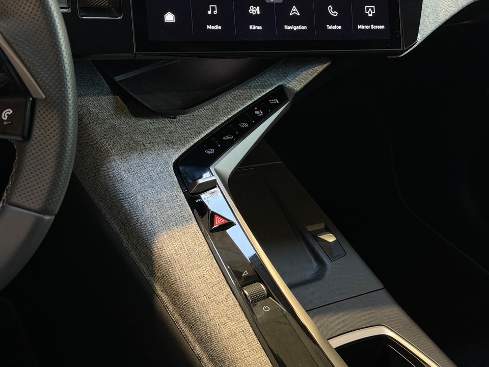 Peugeot e-5008 77 GT Pack 7prs 5d
