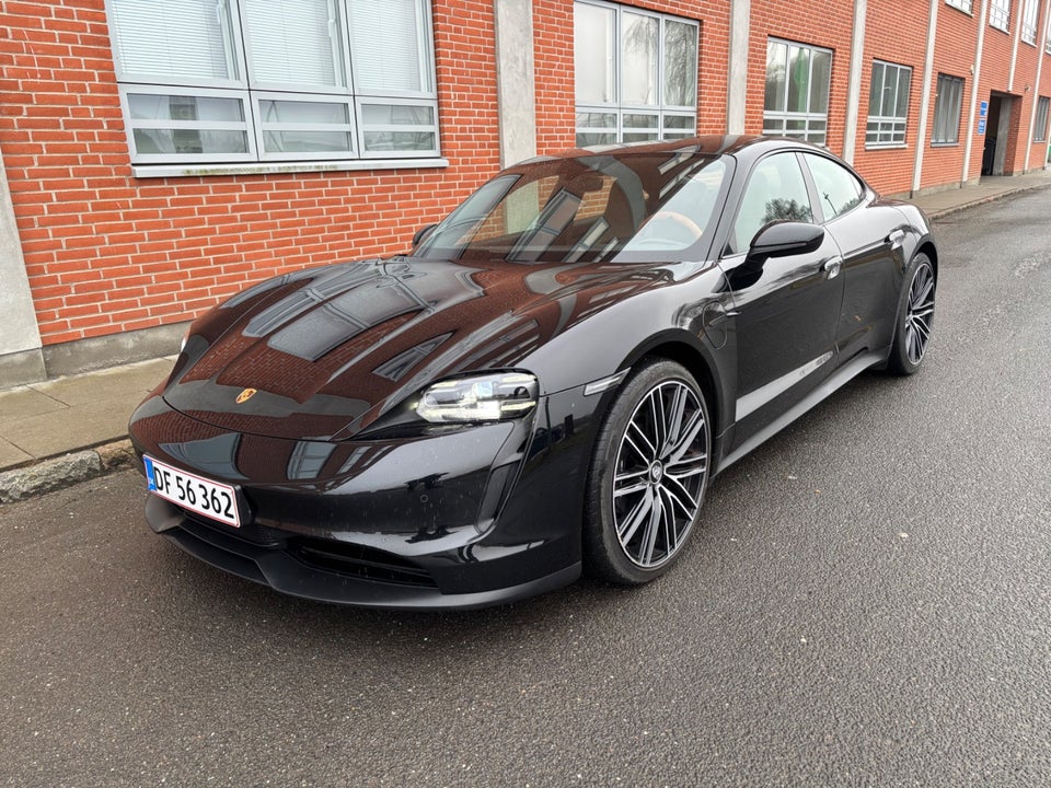 Porsche Taycan Performance+ 4d