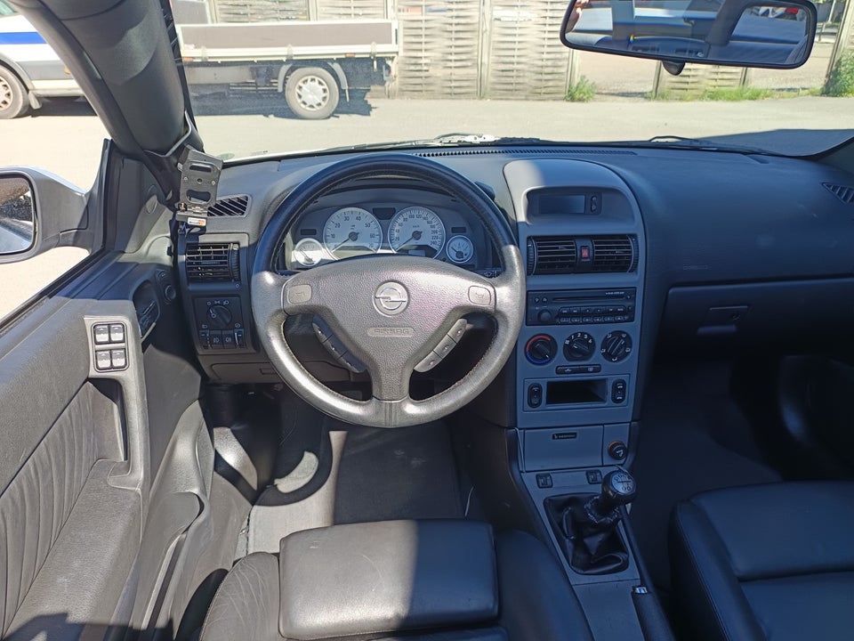 Opel Astra 1,8 16V Bertone Cabriolet 2d
