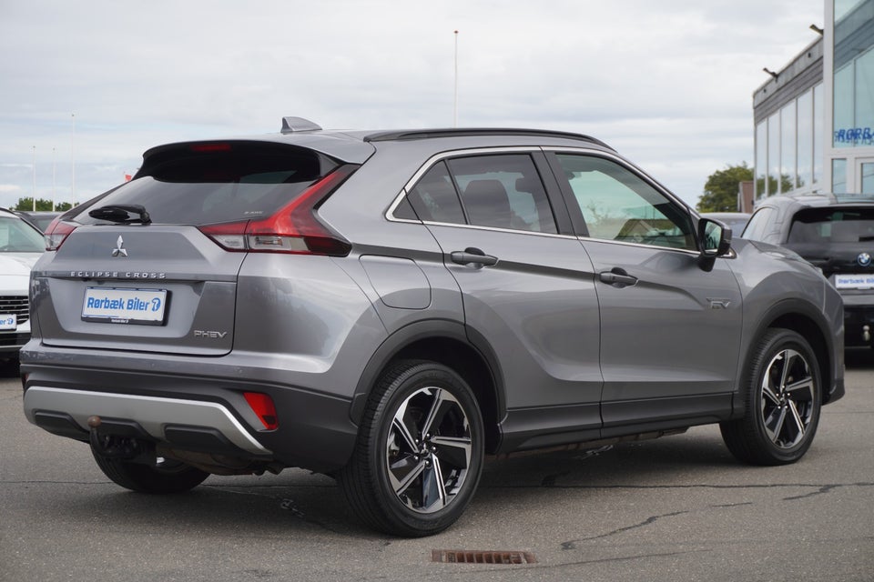 Mitsubishi Eclipse Cross 2,4 PHEV Sport Tech CVT 4WD 5d