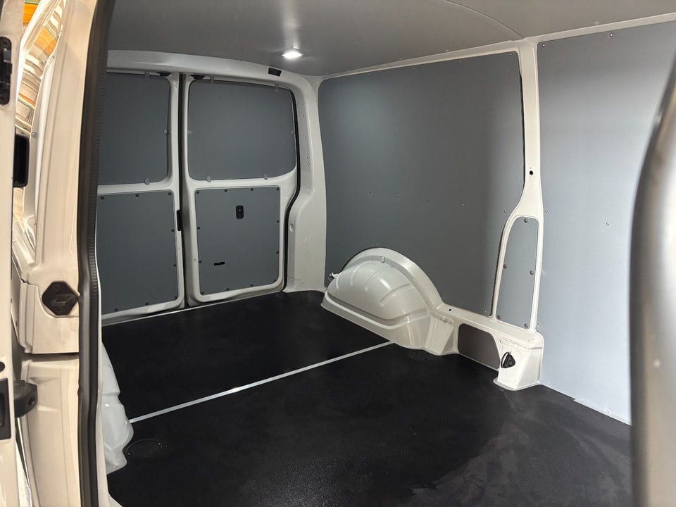 VW Transporter 2,0 TDi 150 Kassevogn DSG lang