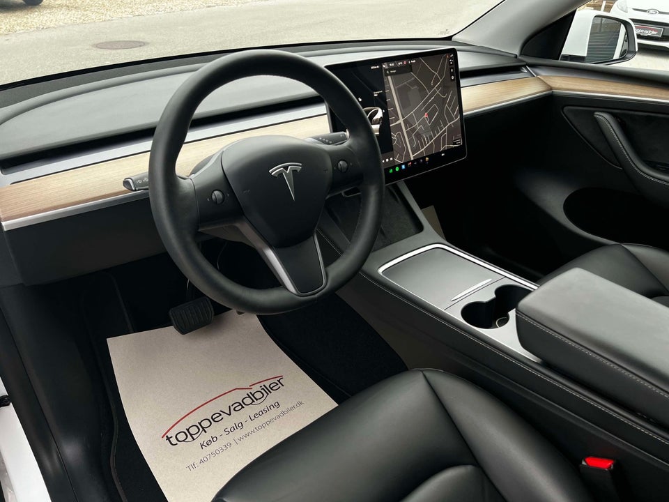 Tesla Model Y Long Range AWD 5d