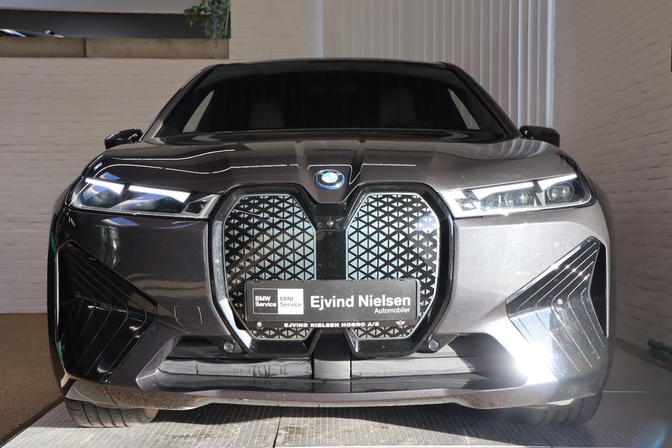 BMW iX xDrive40 Fully Charged Sport 5d