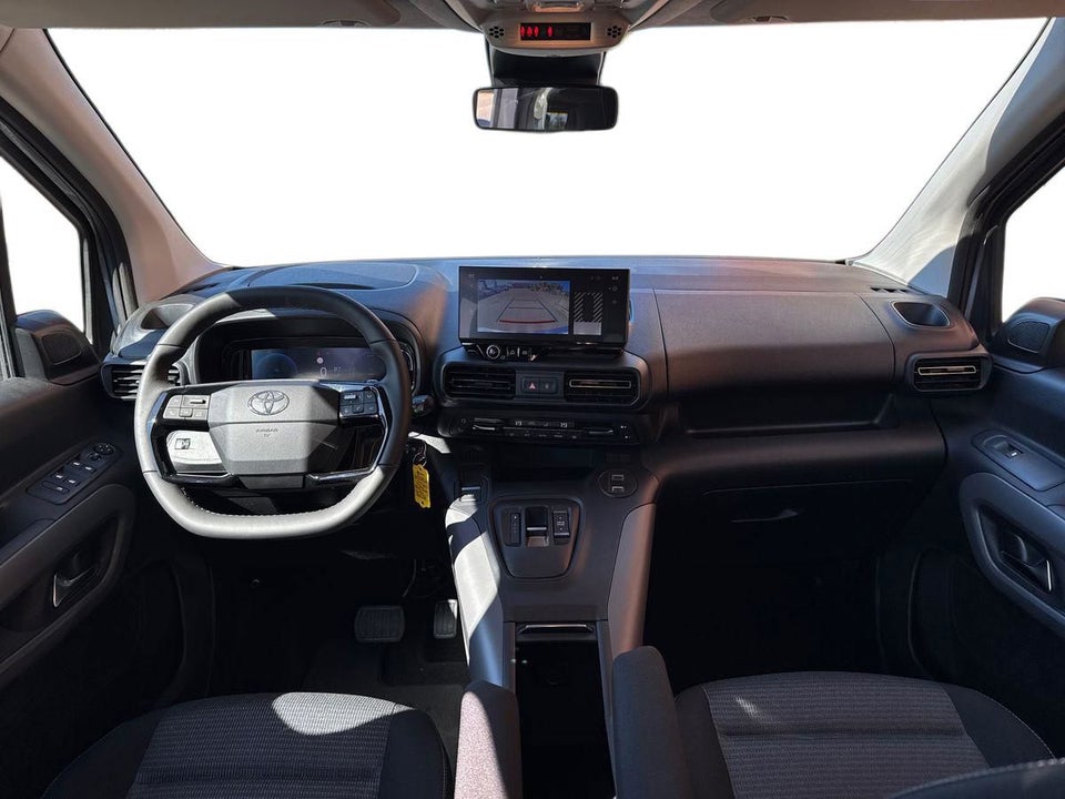 Toyota ProAce City Verso 50 Medium Family 5d