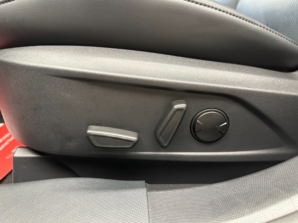 Ford Mustang Mach-E 70 Premium Standard Range 5d