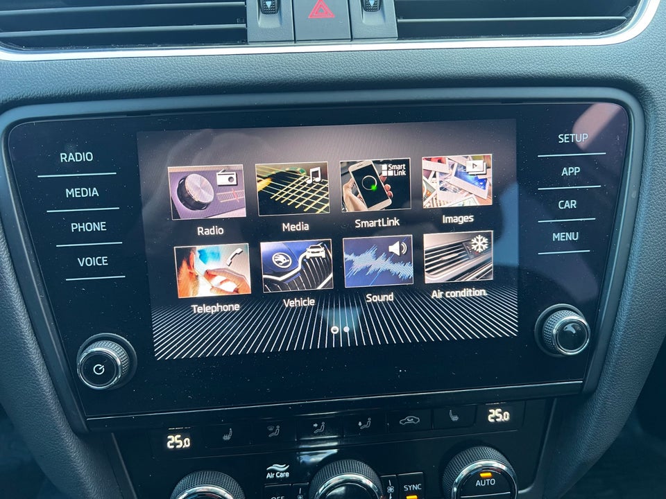 Skoda Octavia 2,0 TDi 150 Business Line+ Celebration Combi DSG 5d