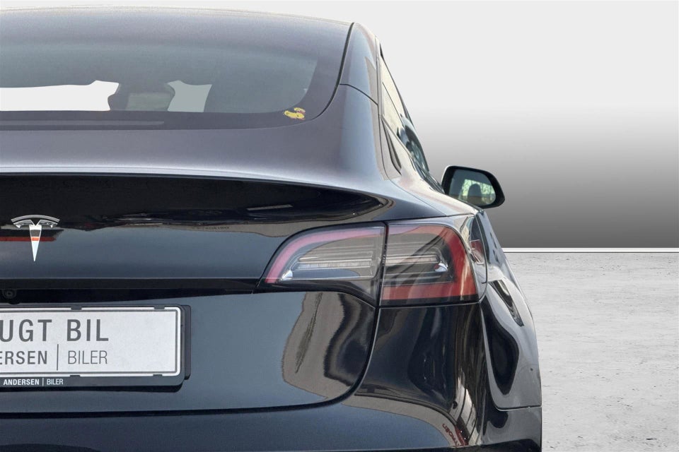 Tesla Model 3 Long Range RWD 4d