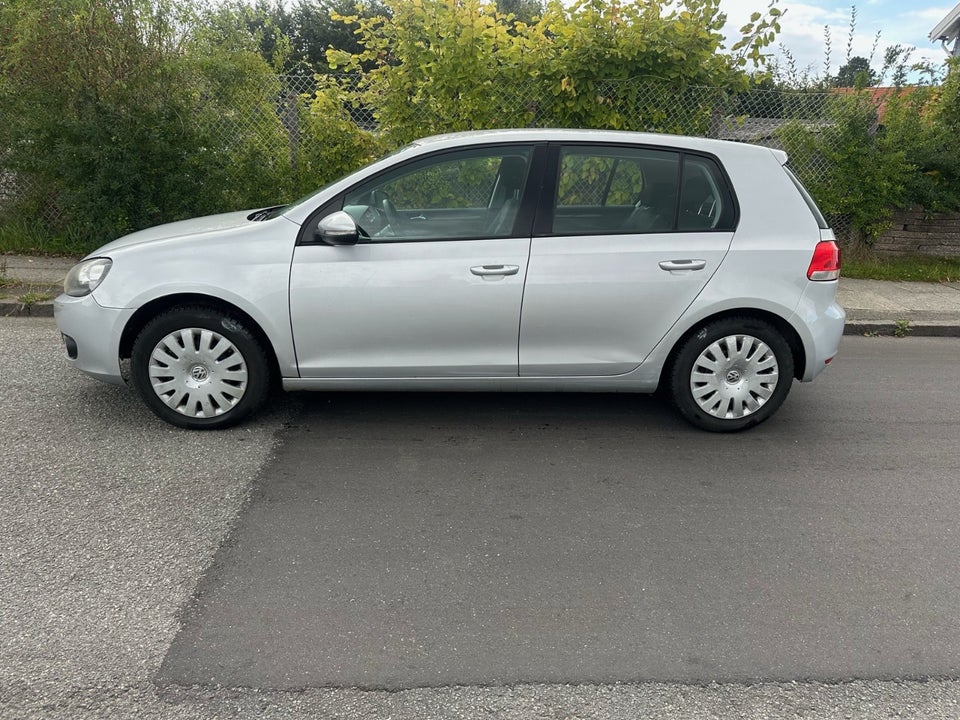 VW Golf VI 2,0 TDi 140 Comfortline 5d