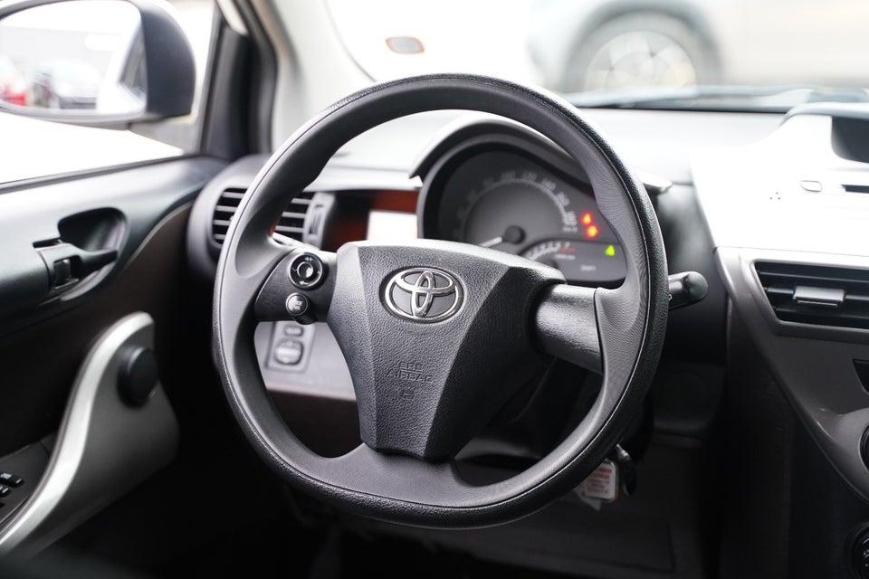 Toyota iQ 1,0 VVT-i Q1 3d