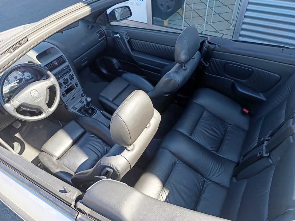 Opel Astra 1,8 16V Bertone Cabriolet 2d
