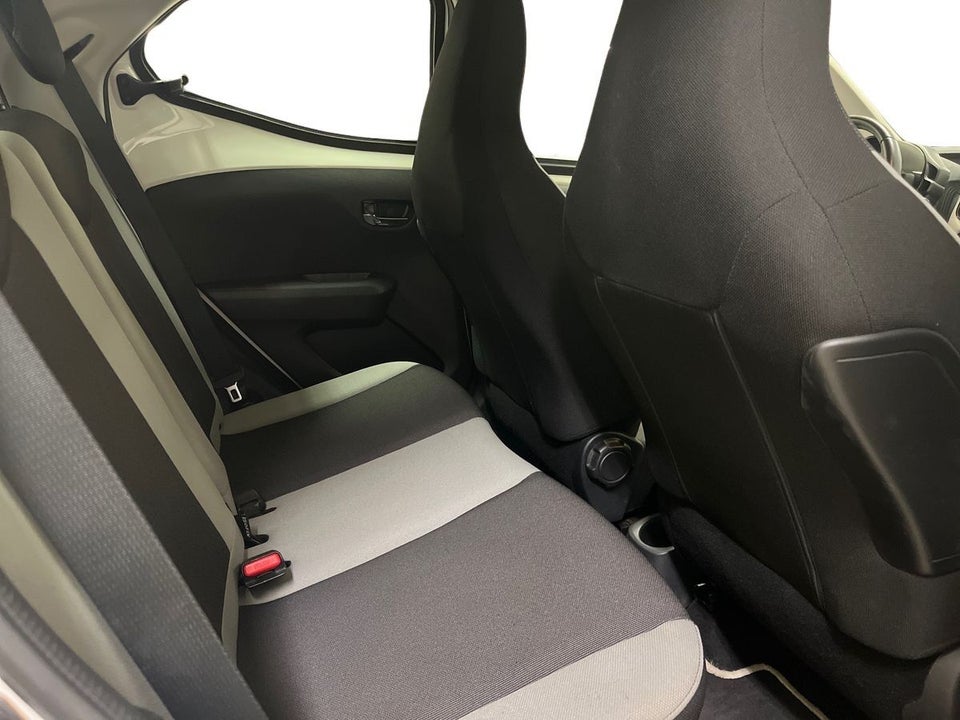Toyota Aygo 1,0 VVT-i x-pure 5d