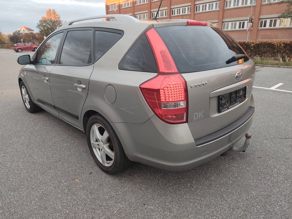 Kia Ceed 1,6 CVVT Active Fashion SW aut. 5d