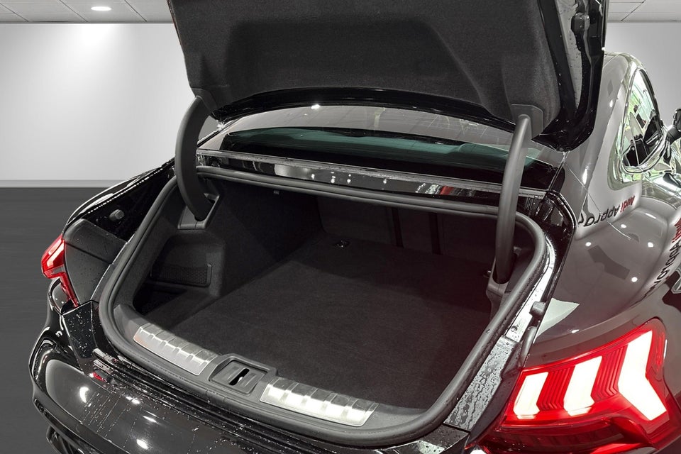 Audi e-tron GT quattro 4d
