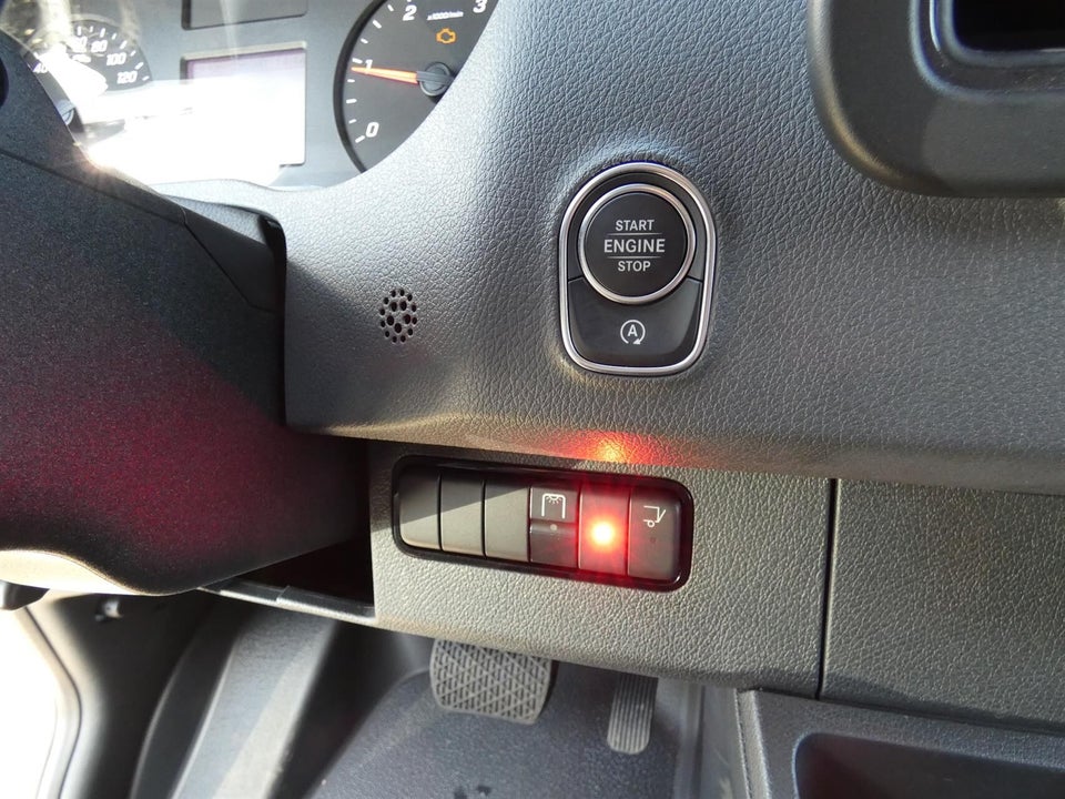 Mercedes Sprinter 317 2,0 CDi Alukasse m/lift aut. RWD 2d