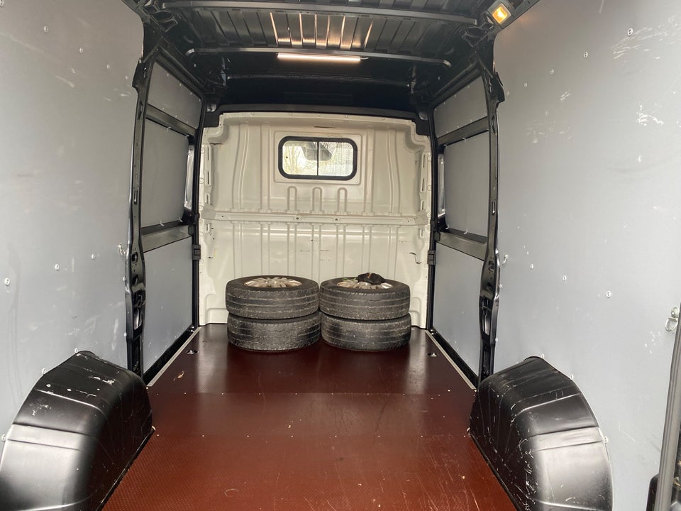 Peugeot Boxer 335 2,2 BlueHDi 165 L2H2 Ultimate