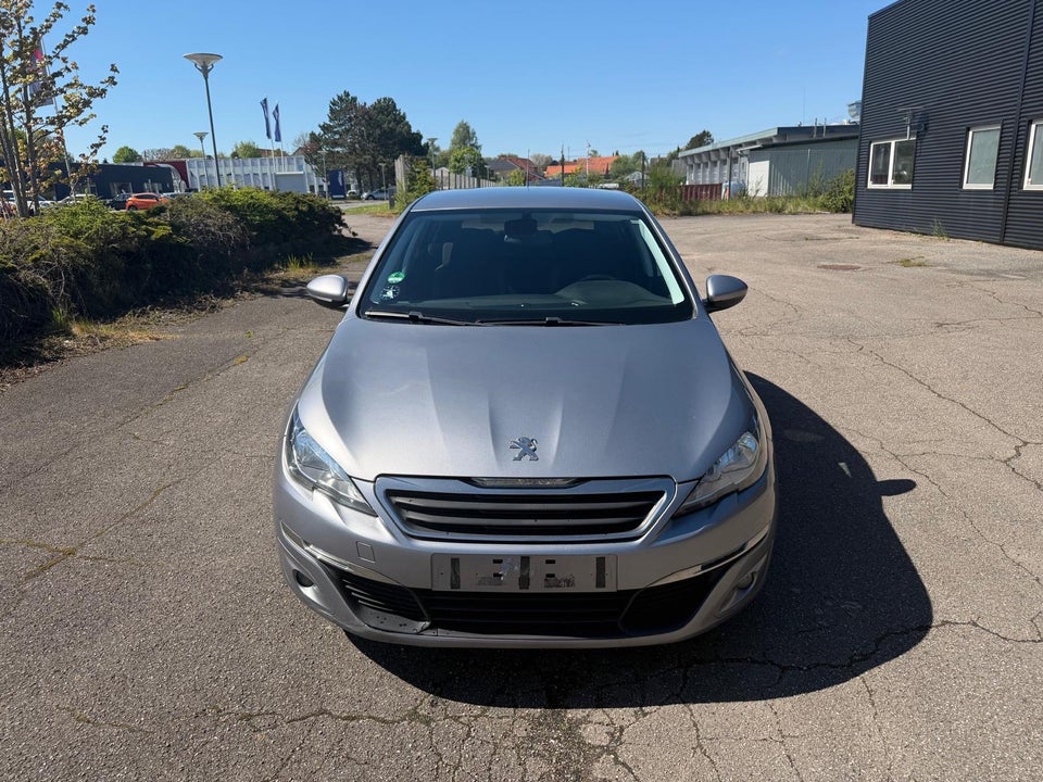 Peugeot 308 1,6 BlueHDi 120 Style 5d
