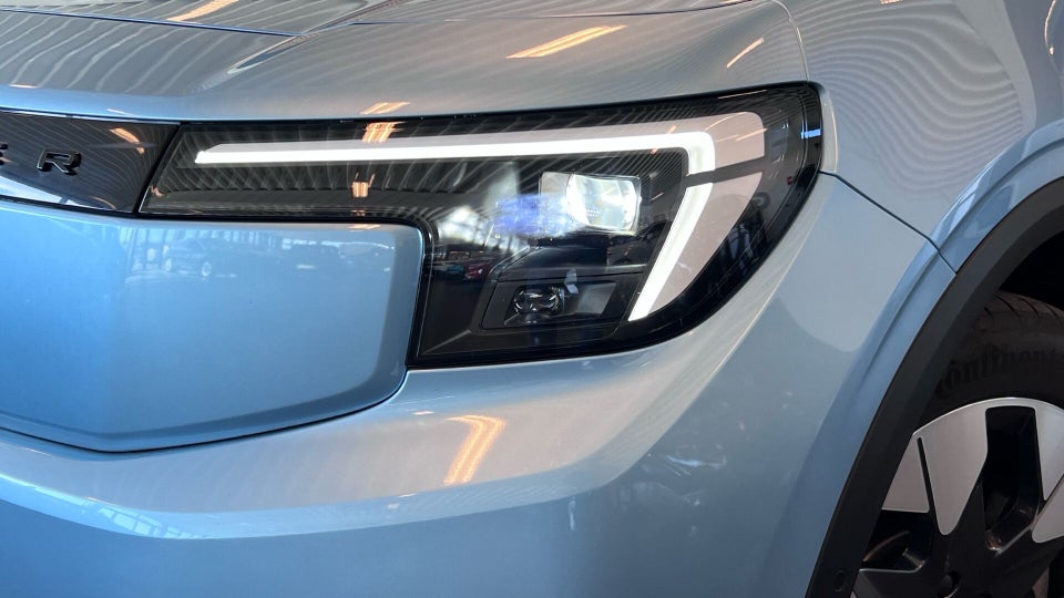 Ford Explorer 77 Premium Extended Range 5d