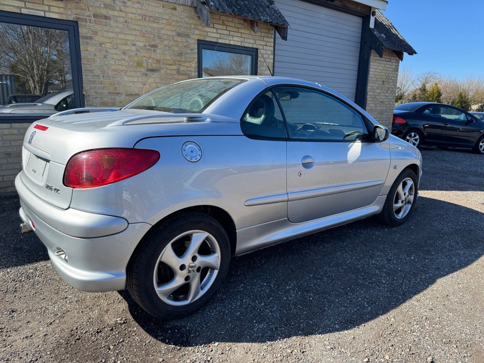Peugeot 206 1,6 16V CC 2d
