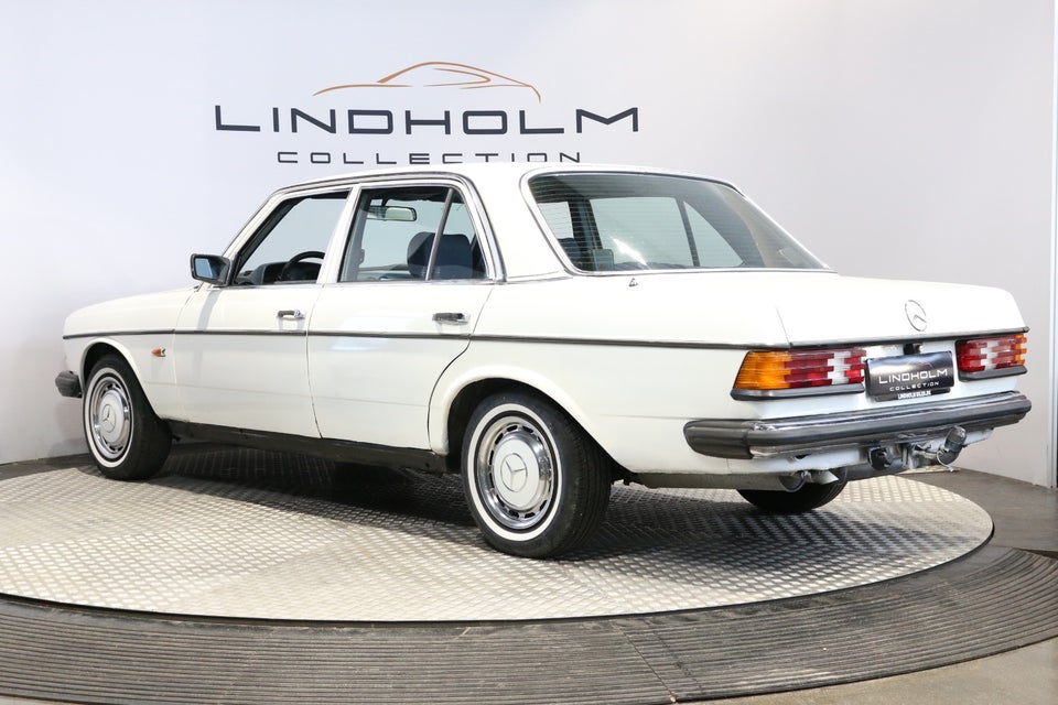 Mercedes 230 E 2,3  4d