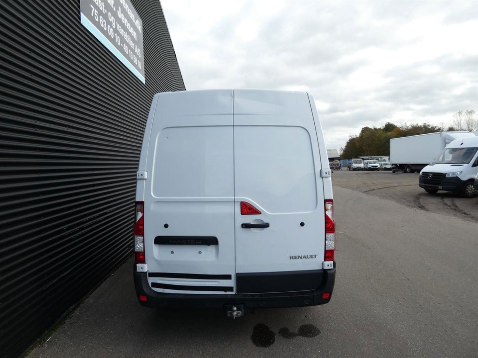 Renault Master IV T33 2,3 dCi 150 L2H2 Kassevogn