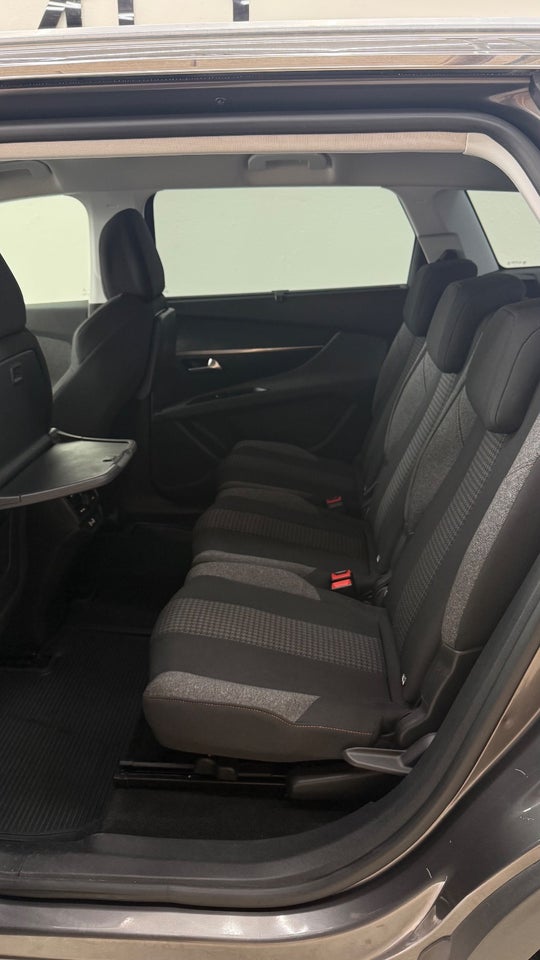 Peugeot 5008 1,5 BlueHDi 130 Allure 7prs 5d
