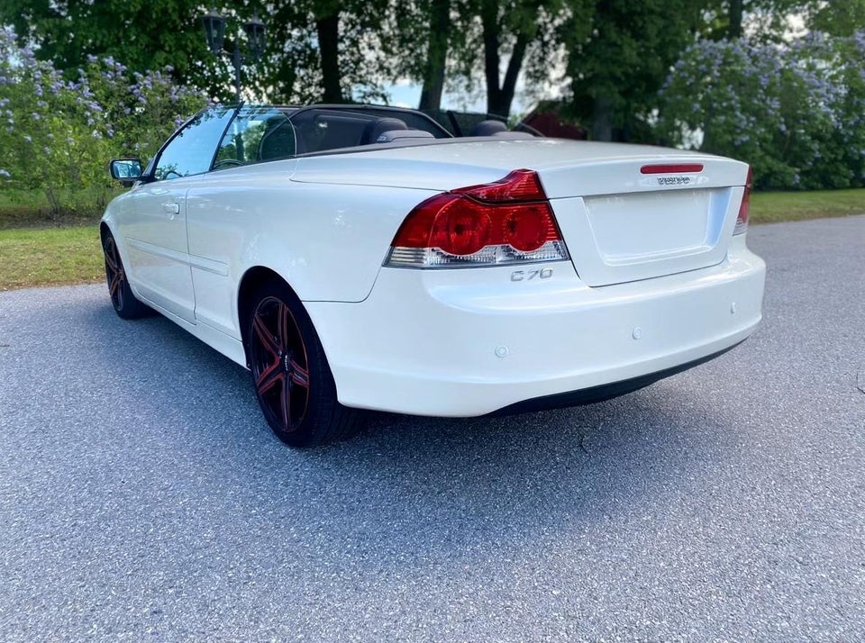 Volvo C70 2,4 140 Momentum 2d