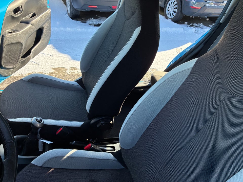 Toyota Aygo 1,0 VVT-i x-play 5d