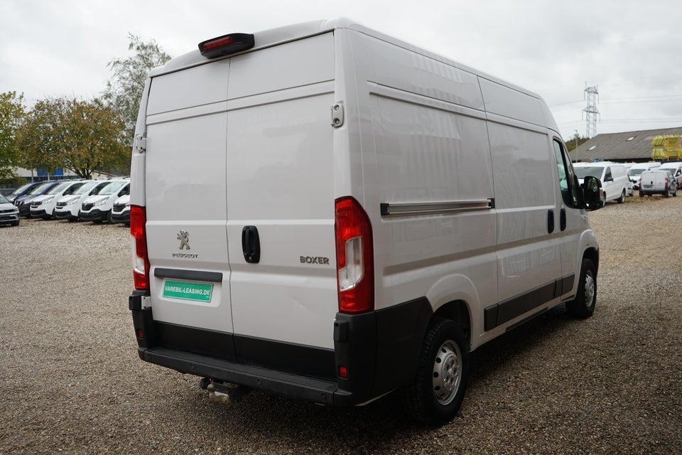 Peugeot Boxer 333 2,2 BlueHDi 140 L2H2 Premium