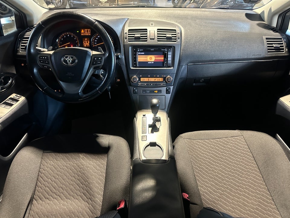 Toyota Avensis 2,0 VVT-i T2 stc. E-CVT 5d